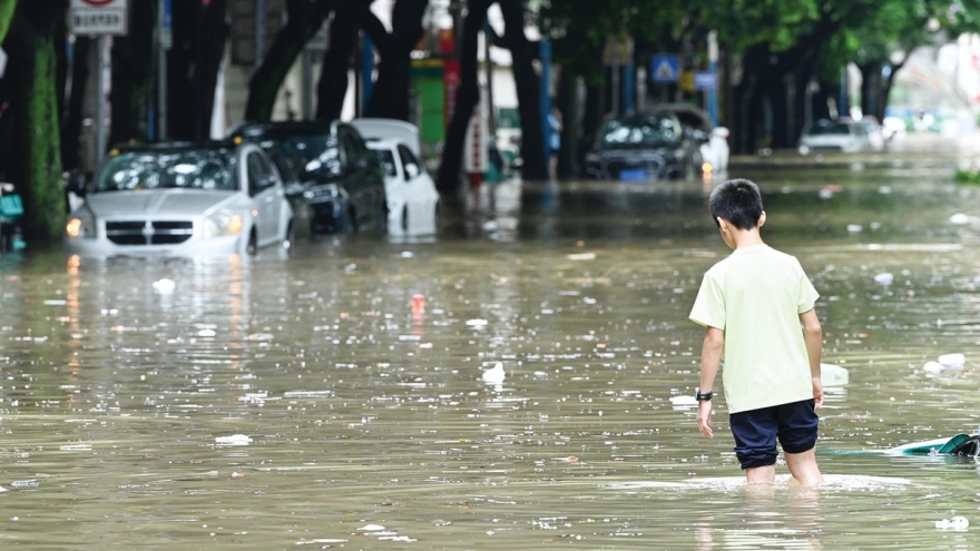 Quảng Tây (Trung Quốc) hứng chịu mưa lớn kỷ lục